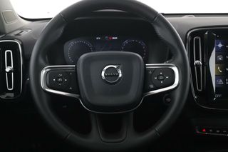 Volvo XC40 2.0 T4 Business Plus 2WD