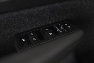 Volvo XC40 2.0 T4 Business Plus 2WD