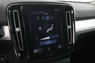 Volvo XC40 2.0 T4 Business Plus 2WD