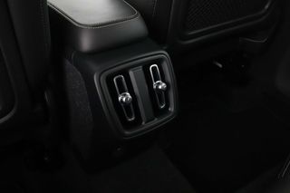 Volvo XC40 2.0 T4 Business Plus 2WD