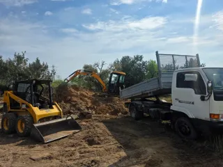 MOVIMIENTO DE TIERRAS, AGUJEROS DE PISCINAS,JARDIN