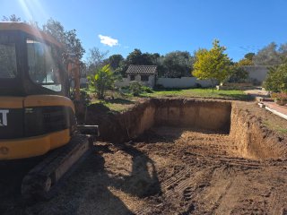 EXCAVACIONES, DERRIBOS, MOVIMIENTO TIERRAS