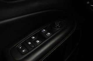 Jeep Compass 1.6 M-Jet Night Eagle 4x2