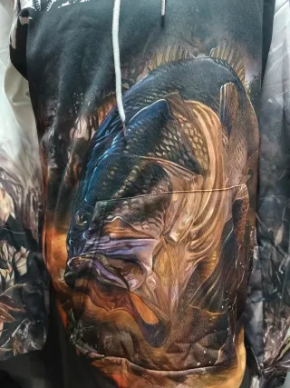 Felpa con stampa a tema pesca