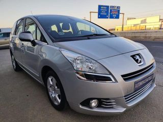 PEUGEOT 5008 1.6 HDi 112 CV Active