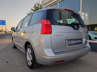 PEUGEOT 5008 1.6 HDi 112 CV Active