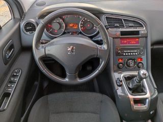 PEUGEOT 5008 1.6 HDi 112 CV Active