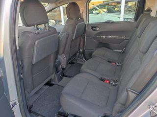 PEUGEOT 5008 1.6 HDi 112 CV Active