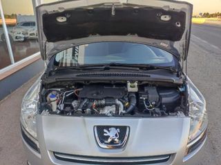 PEUGEOT 5008 1.6 HDi 112 CV Active