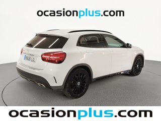 Mercedes-Benz GLA 180 90 kW (122 CV)