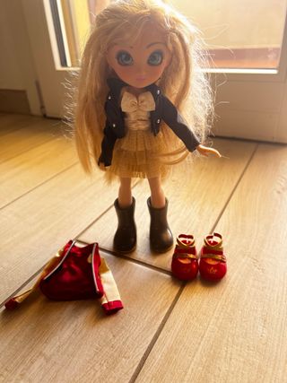 Unique Eyes - Amy