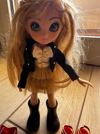 Unique Eyes - Amy