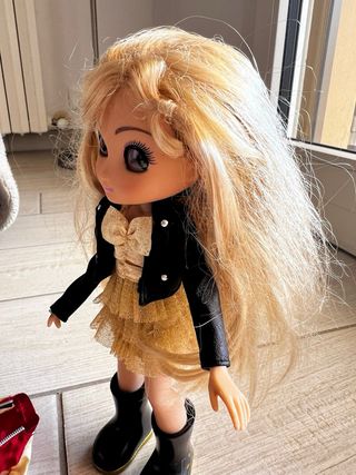 Unique Eyes - Amy