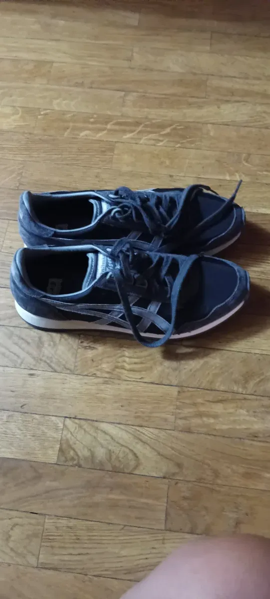 Zapatillas Asics Hombre Negras y Grises