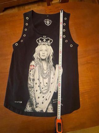 Camiseta Kate Moss con Cortes Laterales