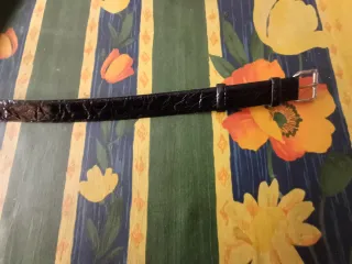 Cinturón efecto cocodrilo negro
