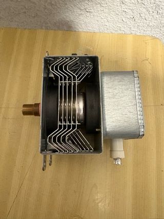 Magnetrón microondas Toshiba 2M253K(TA)