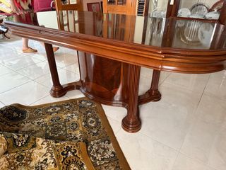 Mesa comedor madera maciza clásica