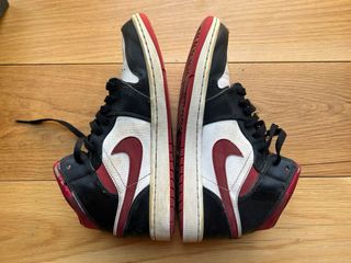 Air Jordan 1 Mid Negro Rojo Blanco