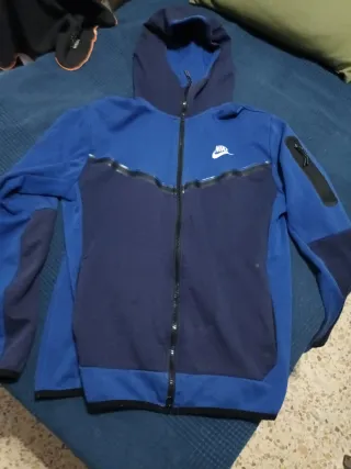 Chaqueta Nike Tech Fleece Azul y Negra
