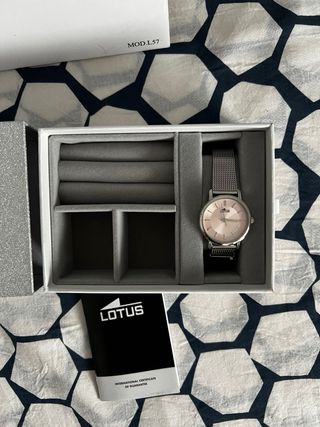 Reloj Lotus Plateado Malla Metálica