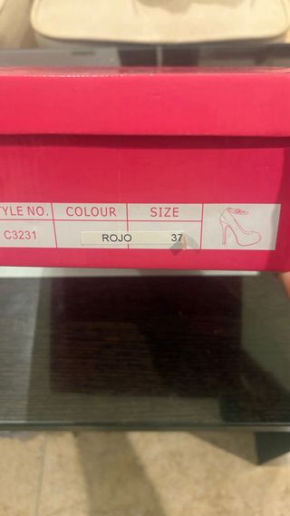 Zapatos Corina Rojos con Tachuelas