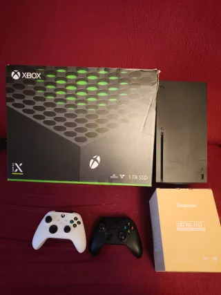 Xbox Series X + 2 Mandos + Caja