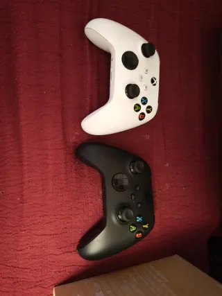Xbox Series X + 2 Mandos + Caja