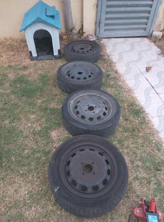 4 LLantas y neumaticos 195/50 r15V