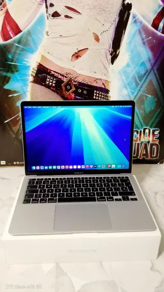 MACBOOK AIR 13 2020 Intel Core i5 8GB RAM 500 DISC