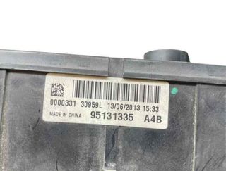Chevrolet 95131335 caja relés fusibles trax 125831