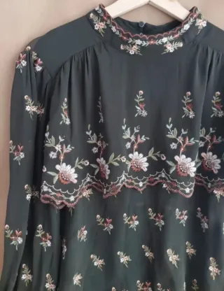 REBAJADA HOY! Blusa Zara bordado floral Talla L 