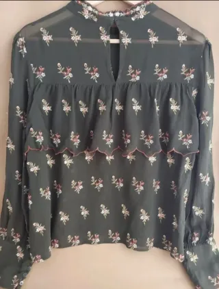 REBAJADA HOY! Blusa Zara bordado floral Talla L 
