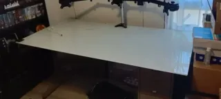 Mesa de cristal para despacho