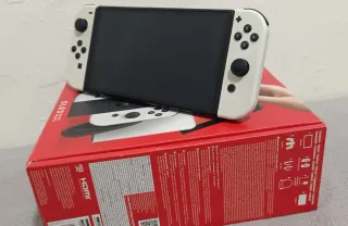 Nintendo Switch OLED Blanca +Splatoon 2