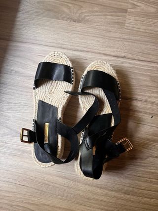 Sandalias planas esparto negras