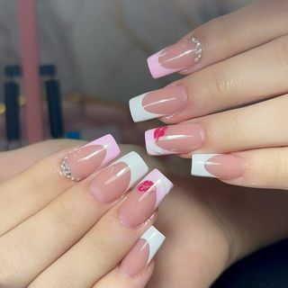 manicurista uñas preciosas