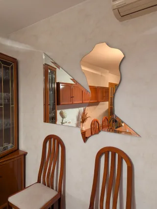 Comedor completo con dos sofás de 2 y 3 plazas.