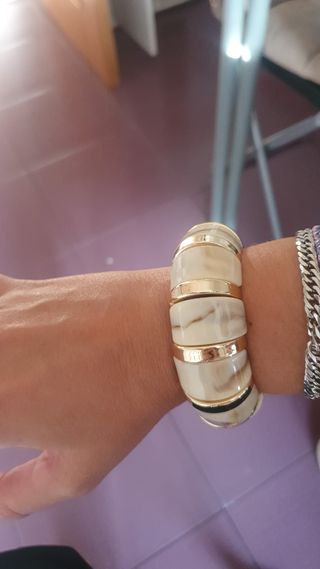 Pulsera Beige y Dorada