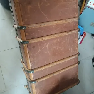 Baúl de transporte antiguo madera y metal