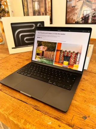 MacBook Pro 14 negro espacial 