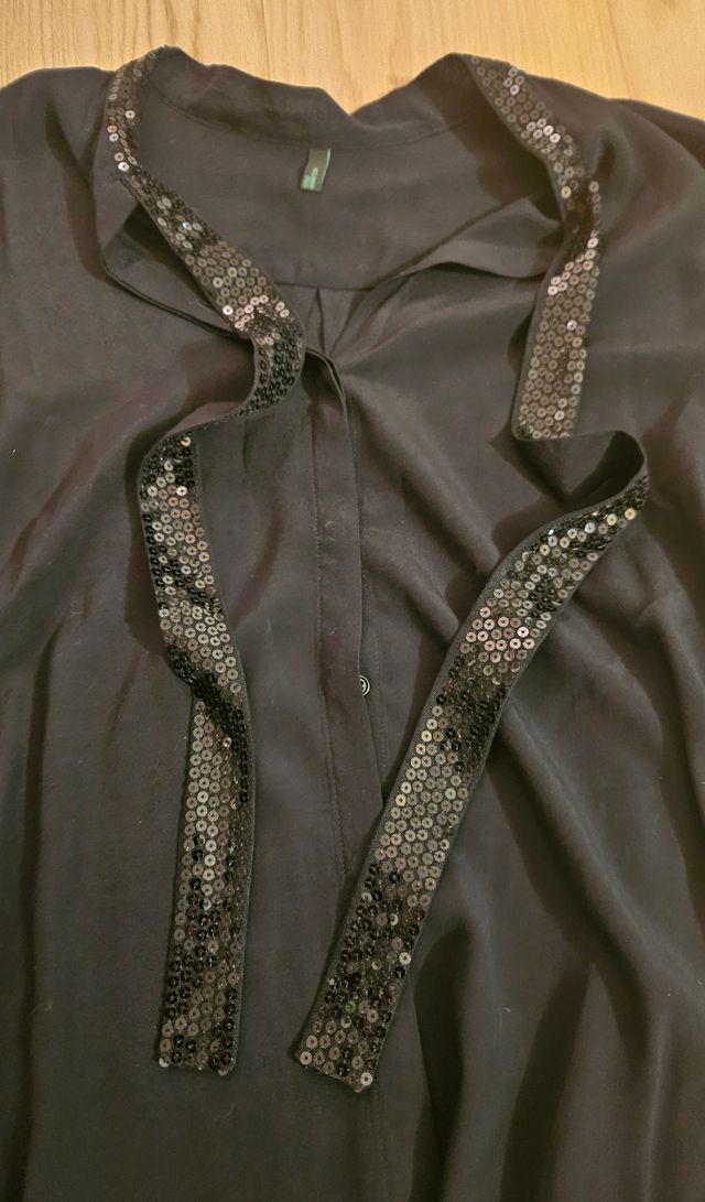 Camicetta elegante nera con paillettes