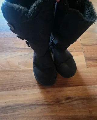 Botas negras cómodas y calentitas