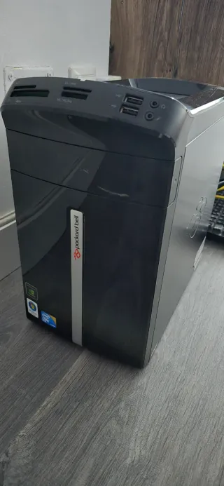 Packard Bell Minitorre Core2Quad