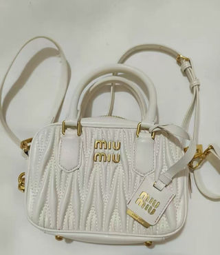 Miu Miu Arcadie Matelassé Bolsa Branca