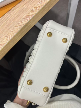 Miu Miu Arcadie Matelassé Bolsa Branca