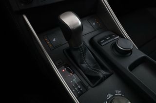 Lexus IS 300h F SPORT