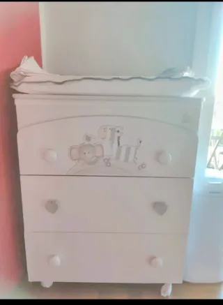 Fasciatoio con bagnetto e 3 ampi cassetti