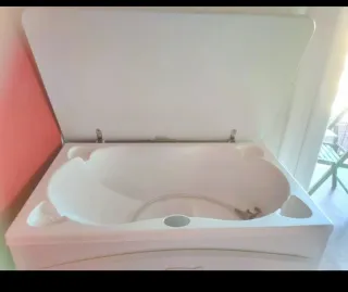 Fasciatoio con bagnetto e 3 ampi cassetti