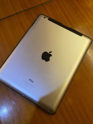 iPad 2 64GB WiFi + 3G Plata
con teclado bluetooth 